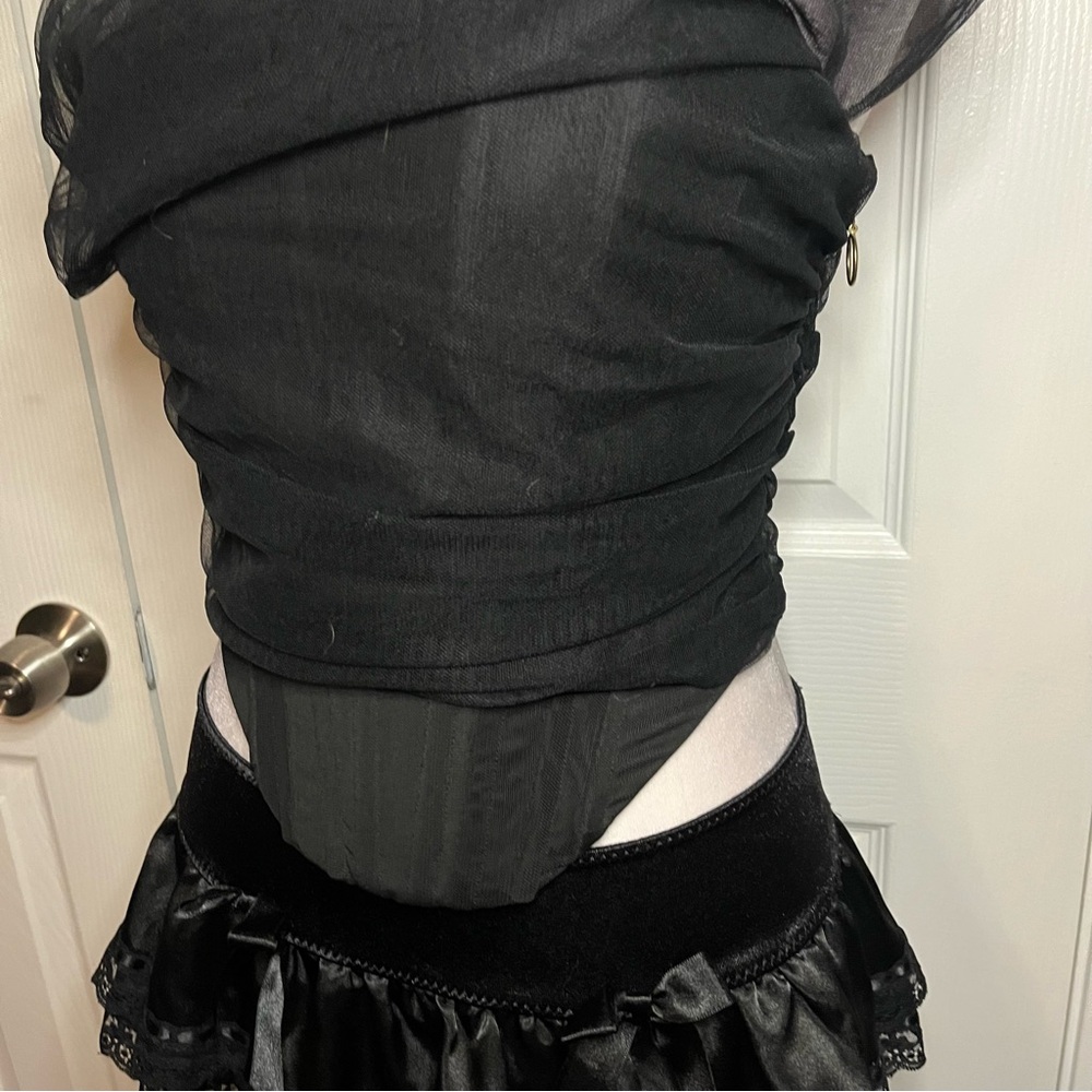 NBD x revolve Yara Black Sheer One-Shoulder corset top - Picture 6 of 8